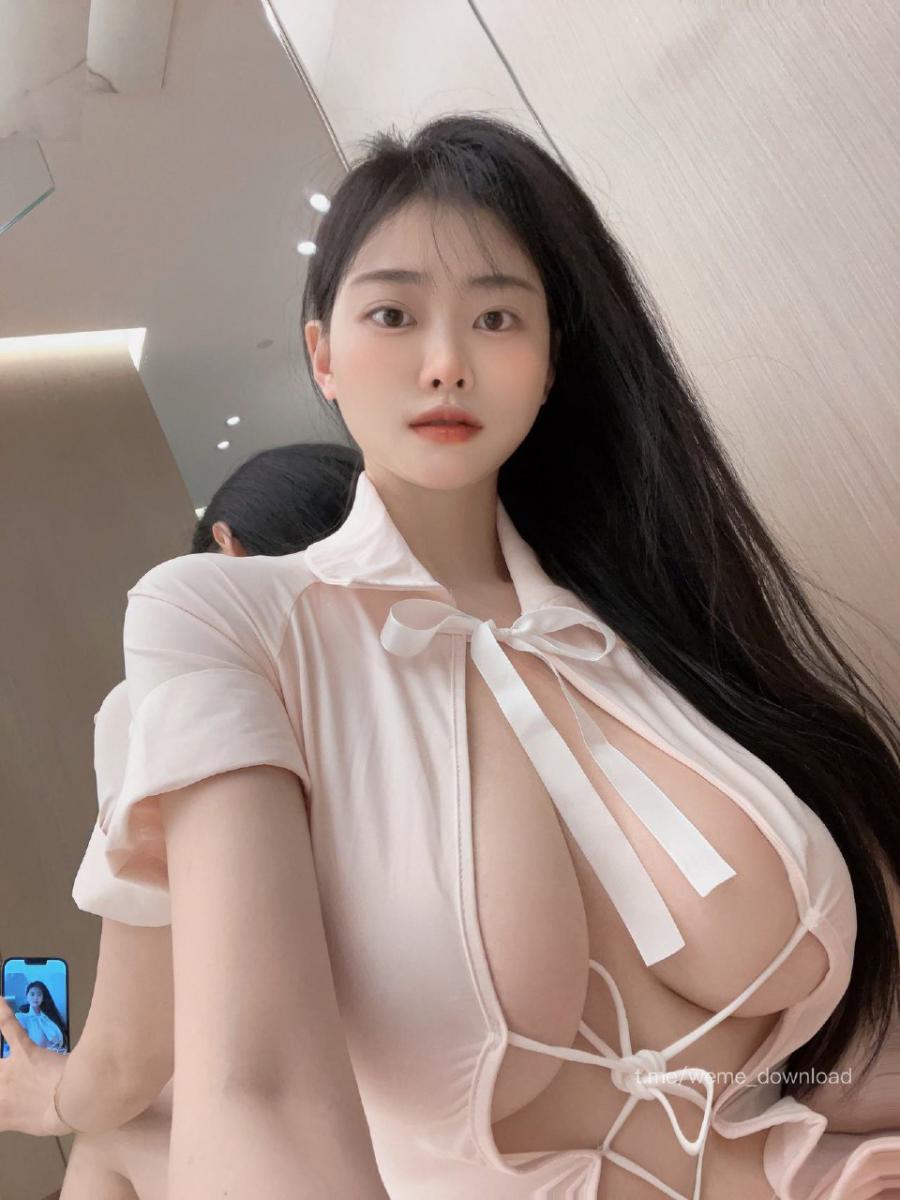左公子666 2024-11-09 02:00:13 大蜜桃近距离拍摄🍑 左儿_ 第3张