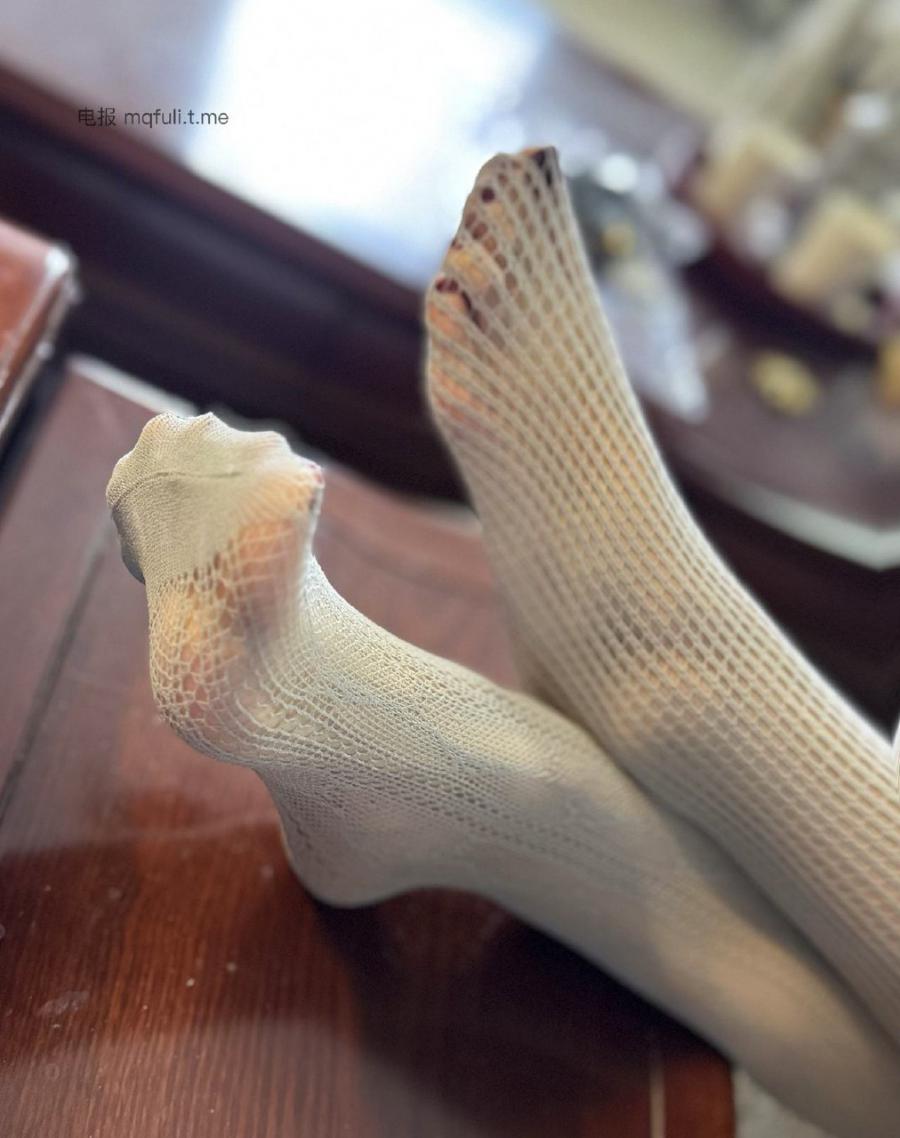 杨晚柠 2024-11-12 00:51:29 别想躲了臭弟弟，逃不过我的🍑