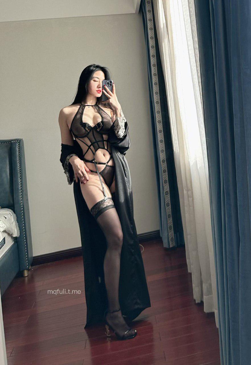 宝儿茹 2024-12-05 00:52:13 高清大图X27📸黑色网状连体丁👀👙