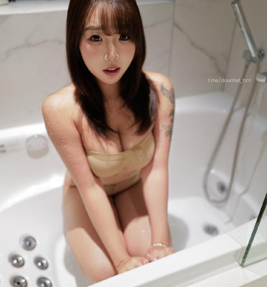 微博洁己u 2024-12-08 23:39:49 洁宝最新出品💝浴室最近连体套装 筱洁y 洁己u 第5张