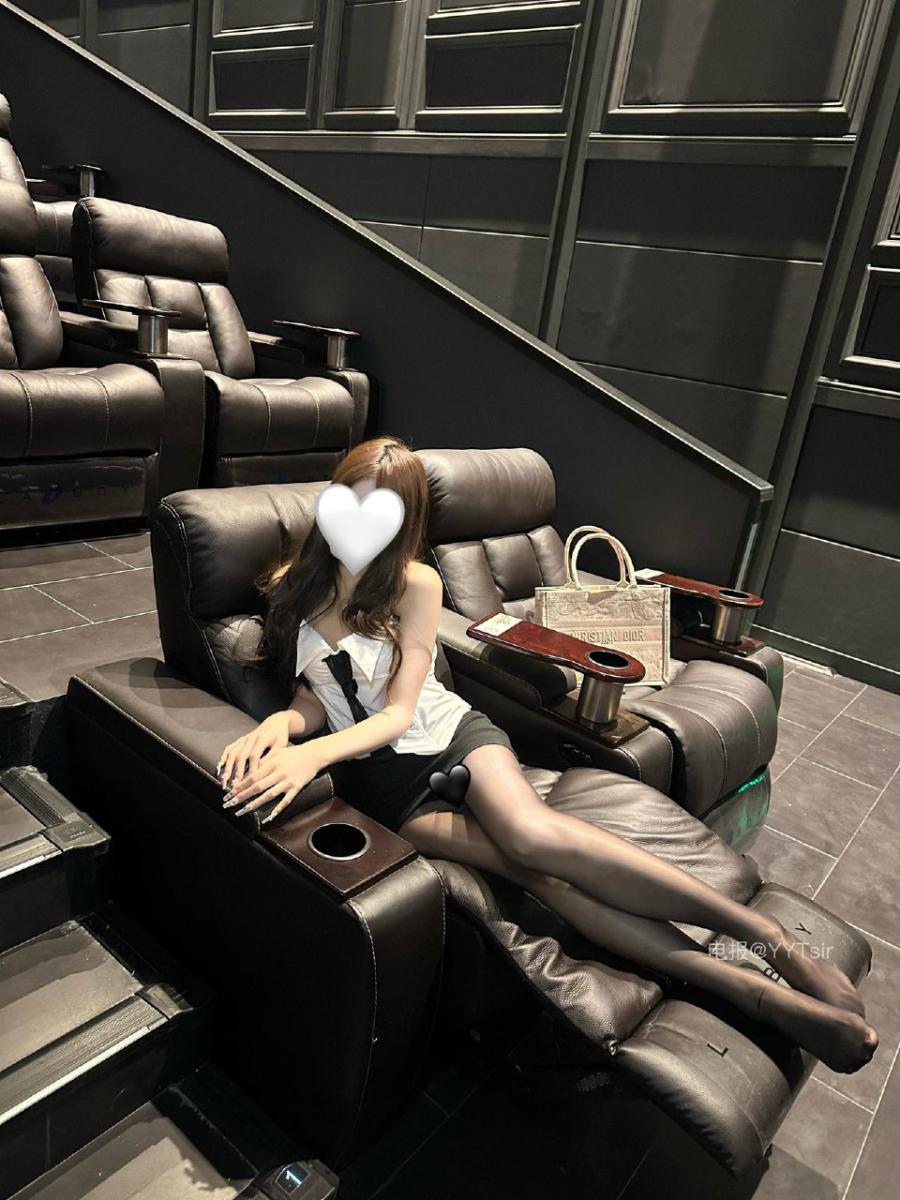 小起本雾 2024-12-25 22:09:23 圣诞节给你个选择是钻我袜子里还是钻我怀里 蒹葭苍苍小起本雾 第1张