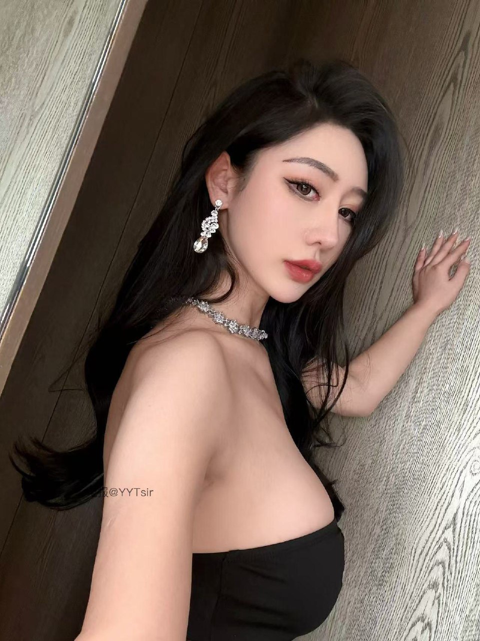 不爱笑的赛琳 2025-01-21 11:09:35 晶莹剔透的肌肤 你懂我的欲擒故纵 第7张