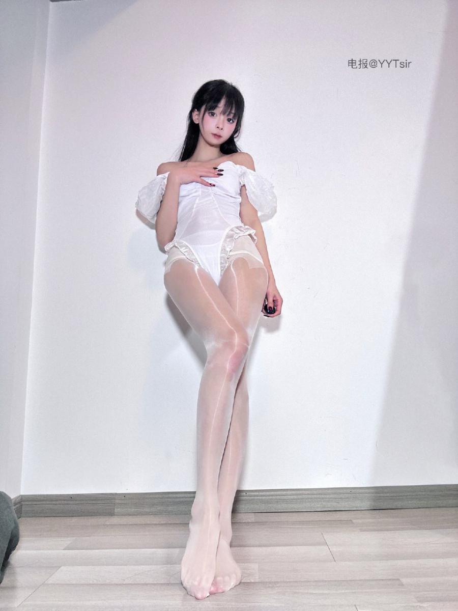 聂傲娇 2025-01-25 00:56:09 甜妹连体丁配肉丝👙 第4张