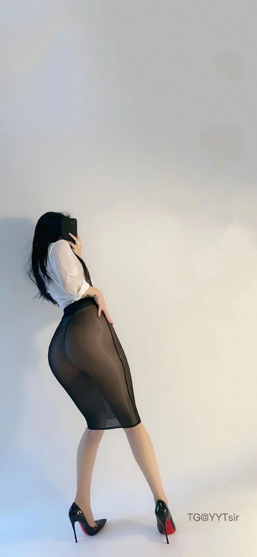 俏妞qiaoniuTT 2025-01-08 21:06:29 黑色旗袍+白色衬衫双套合璧 第6张 俏妞qiaoniuTT 2025-01-08 21:06:29 黑色旗袍+白色衬衫双套合璧 第6张