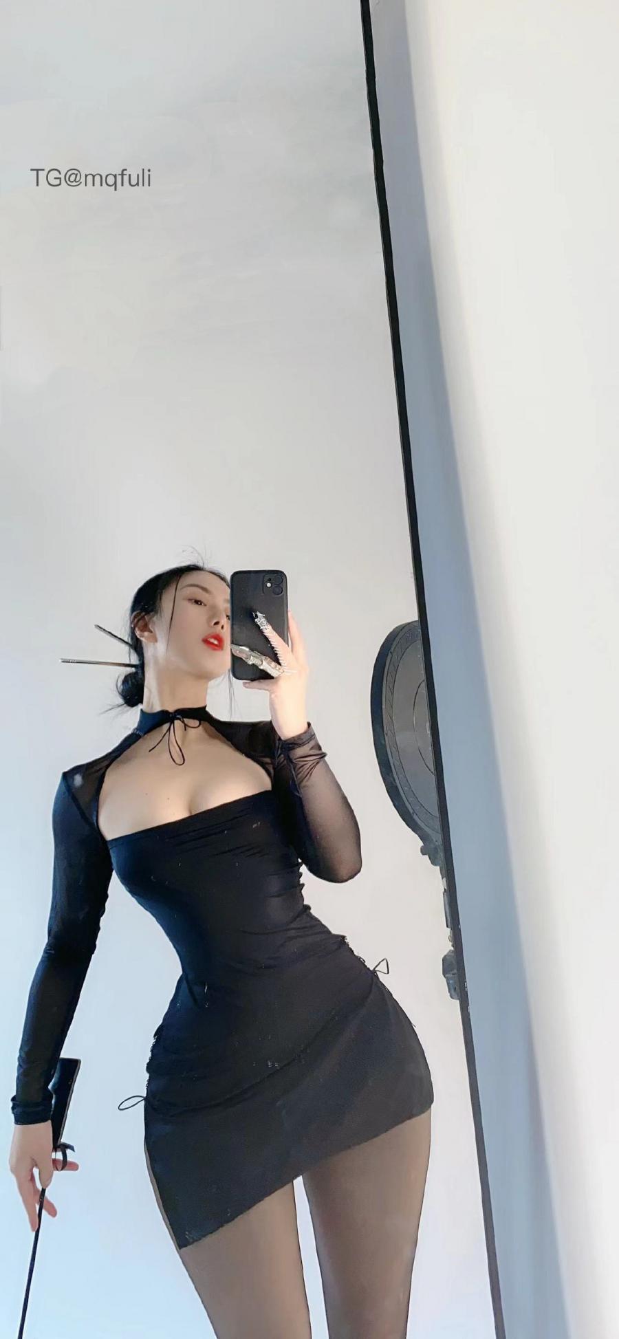 俏妞qiaoniuTT 2025-01-08 21:06:29 黑色旗袍+白色衬衫双套合璧 第25张 俏妞qiaoniuTT 2025-01-08 21:06:29 黑色旗袍+白色衬衫双套合璧 第25张