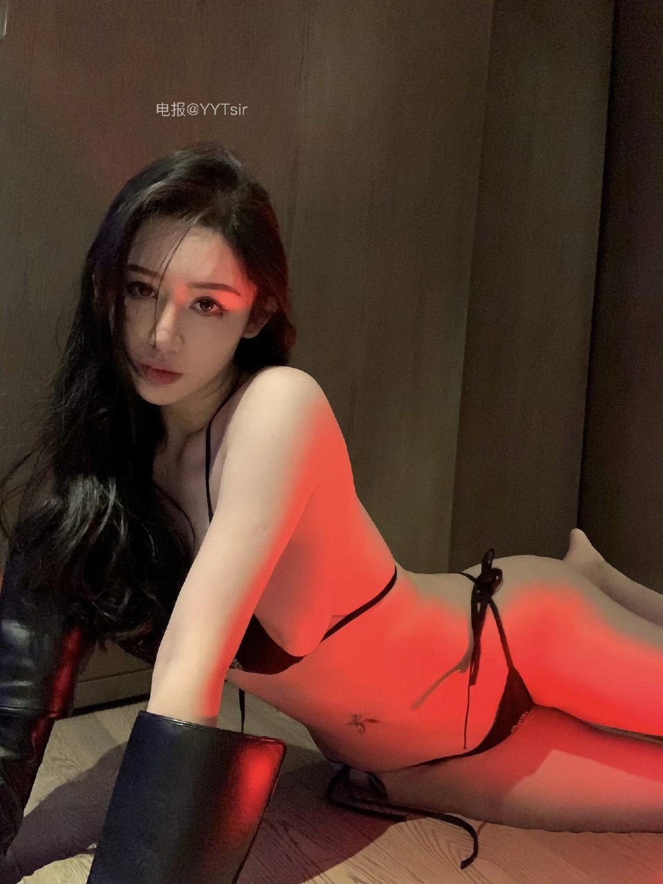 不爱笑的赛琳 2025-02-07 15:25:19 高光时刻 顶级写真拍摄勾起你青年的回忆 第6张