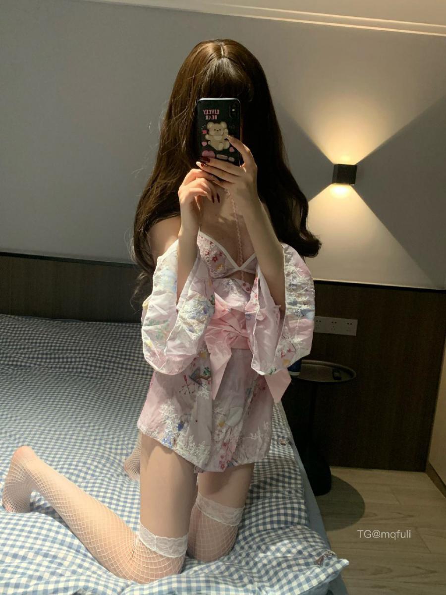 林扣弦 2025-02-09 15:31:24 蕾丝丁字☺️这组真的是辣到眼睛流泪 第12张