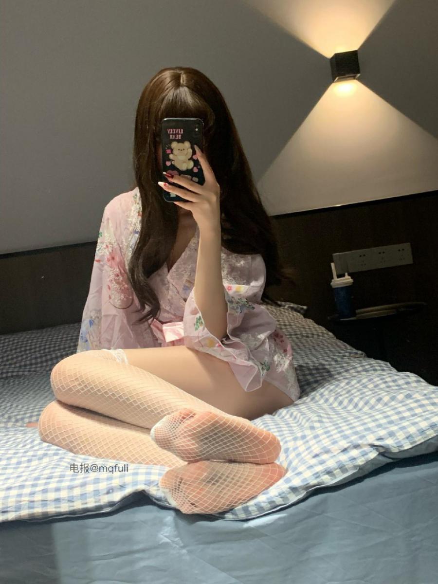 林扣弦 2025-02-09 15:31:24 蕾丝丁字☺️这组真的是辣到眼睛流泪 第5张