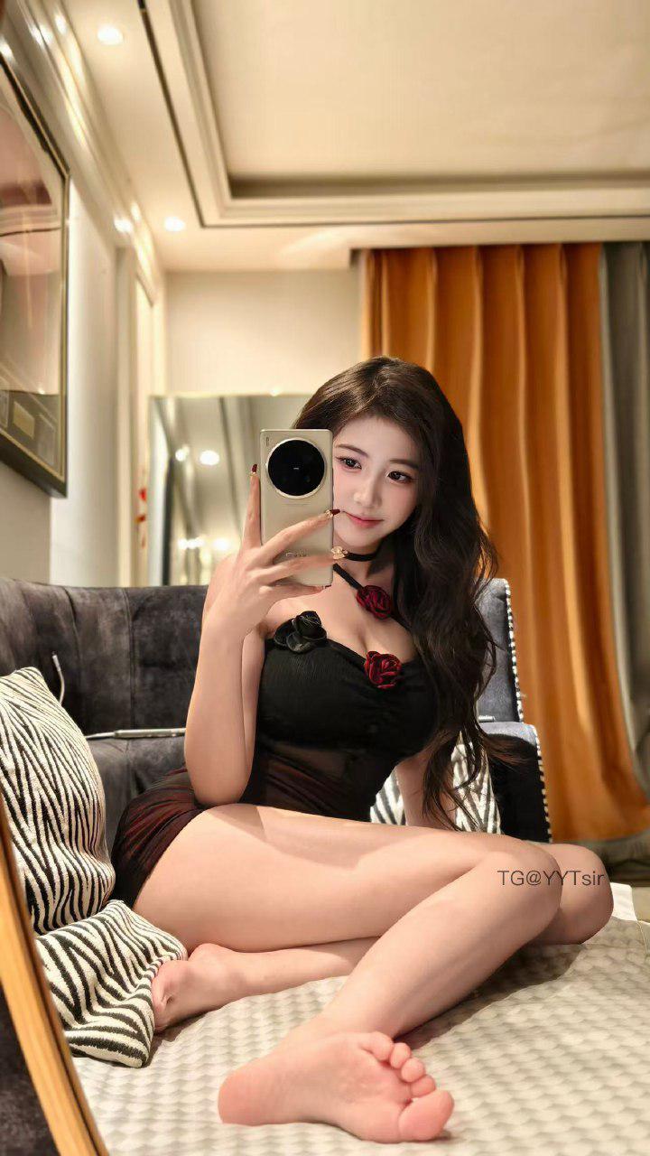 刘二萌 2025-02-10 21:38:39 玫瑰雾沙包臀裙👙简直无敌 第3张