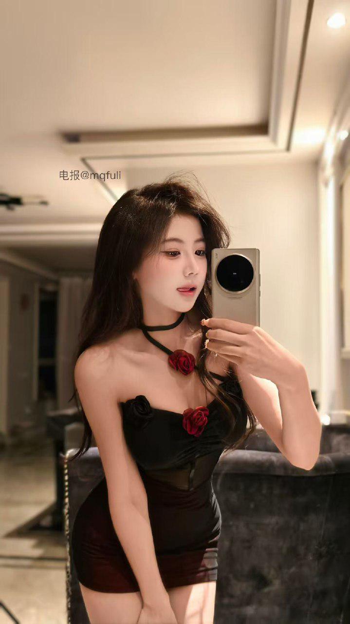 刘二萌 2025-02-10 21:38:39 玫瑰雾沙包臀裙👙简直无敌 第6张