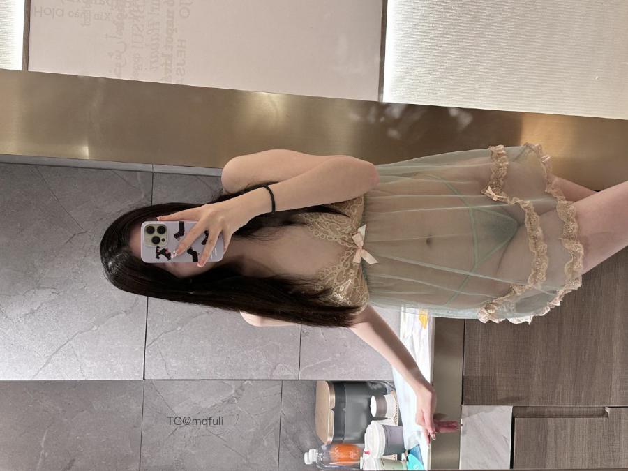 玫桃泡芙 2025-02-07 16:23:57 透视装劲显风情 第8张