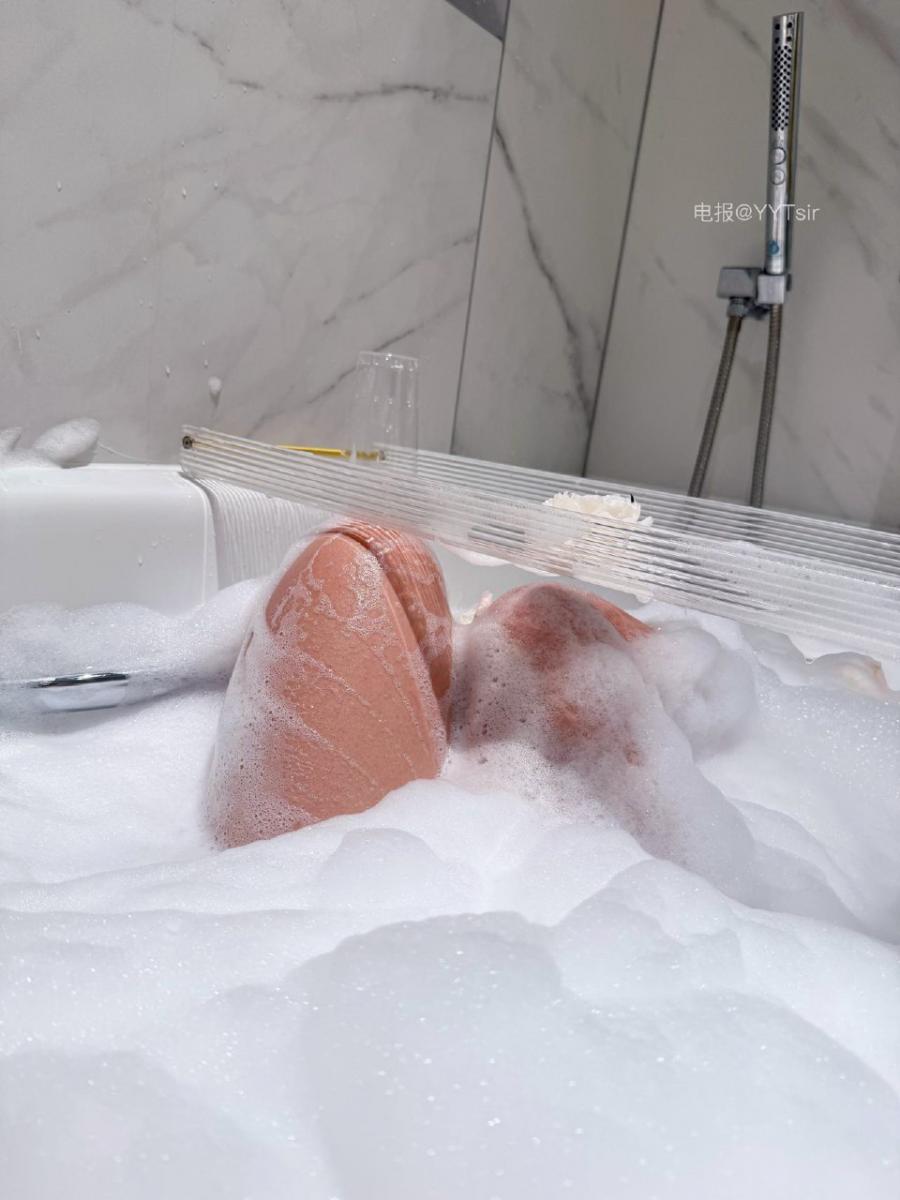 微博洁己u 2025-02-02 15:44:01 浴室系列高清大图纯纯福利贴 筱洁y 洁己u 第2张