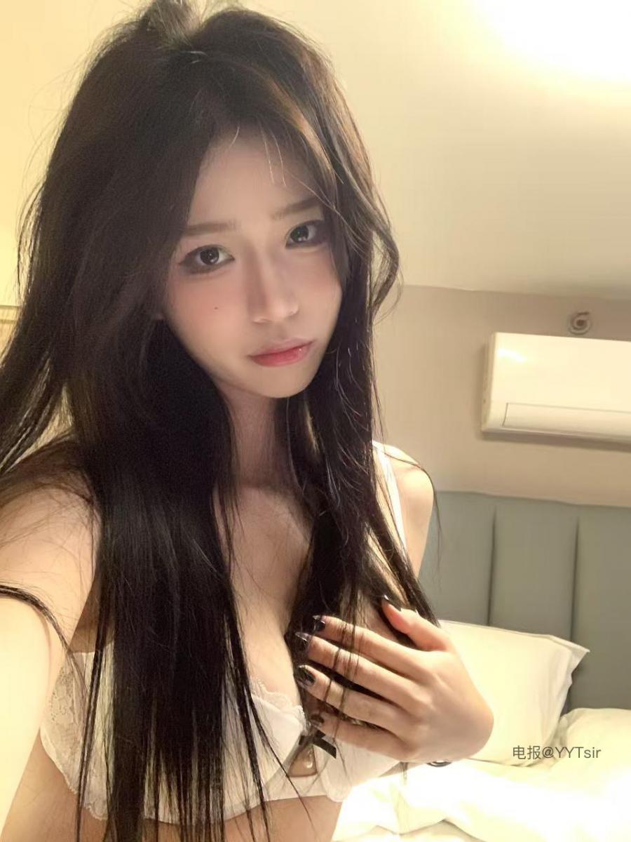 独留 2025-02-23 12:01:04 黑色花纹蕾丝内衣➕白色蕾丝内衣 第1张