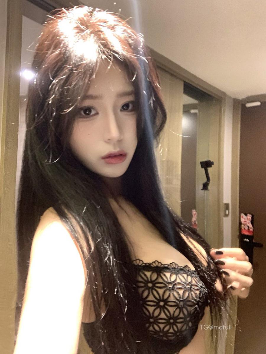 独留 2025-02-23 12:01:04 黑色花纹蕾丝内衣➕白色蕾丝内衣 第3张