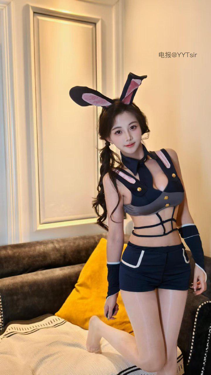 刘二萌 2025-03-20 00:07:41 情趣女仆装🤩哥哥们的诱人小妖精