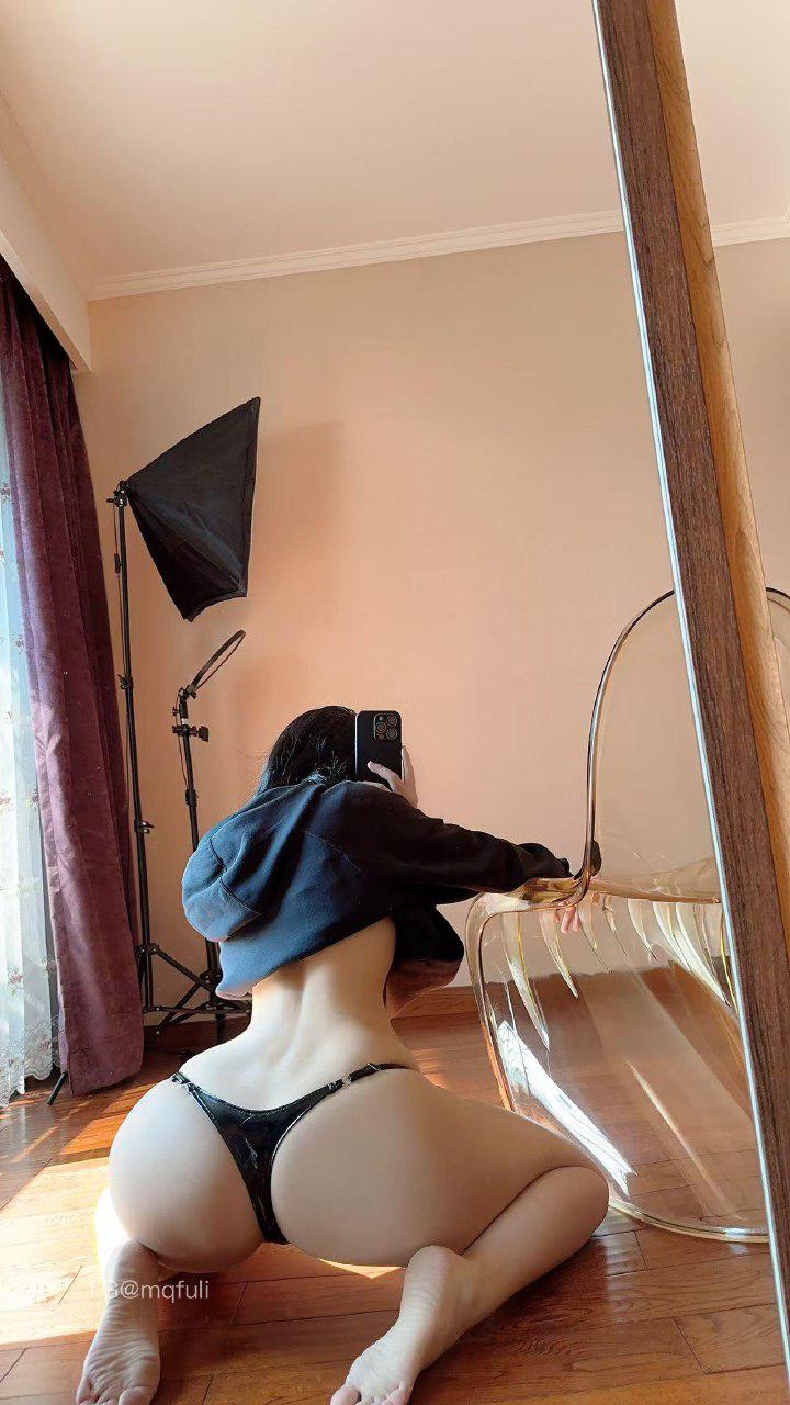 俏妞qiaoniuTT 2025-03-27 19:13:09 美腿蜜桃丁字裤😍