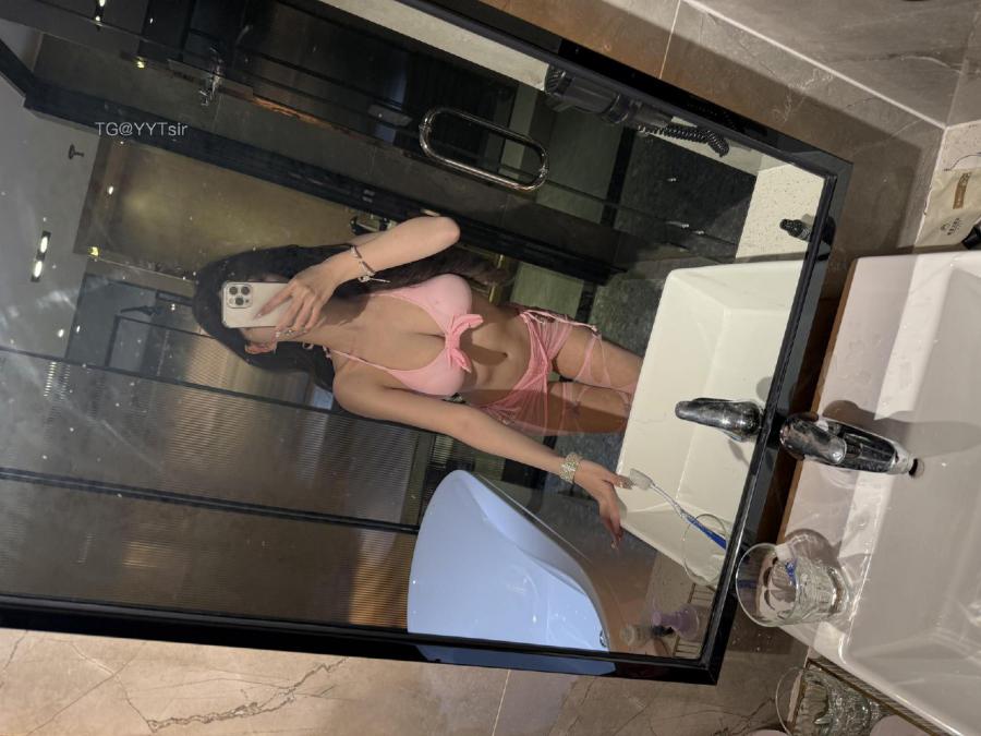 无欲无求的推土君 2025-03-01 15:11:15 粉色比基尼😍是你喜欢看的 馨馨酱 第10张