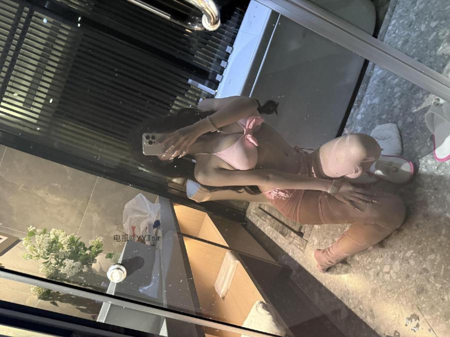 无欲无求的推土君 2025-03-01 15:11:15 粉色比基尼😍是你喜欢看的 馨馨酱 第14张