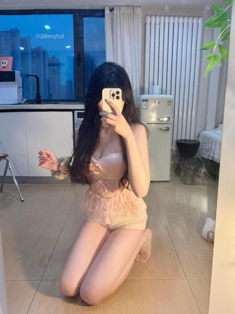 神明同同 2025-04-21 20:37:41 清纯少女图❤粉罩好不性感✌写真 第4张