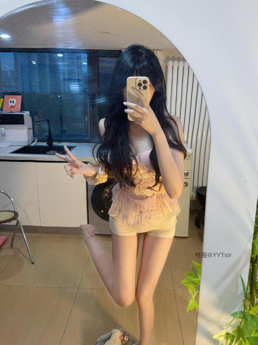 神明同同 2025-04-21 20:37:41 清纯少女图❤粉罩好不性感✌写真 第9张