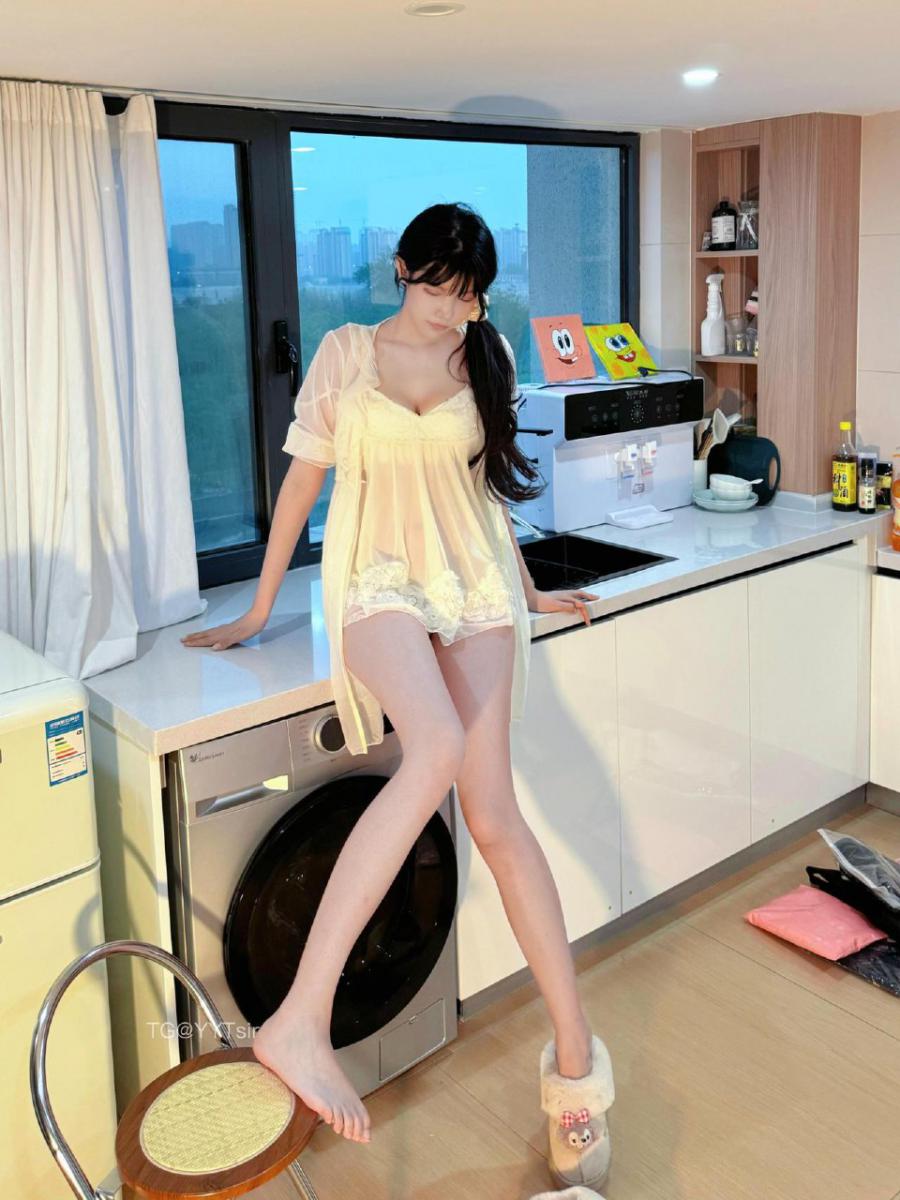 神明同同 2025-04-21 20:37:41 清纯少女图❤粉罩好不性感✌写真 第11张