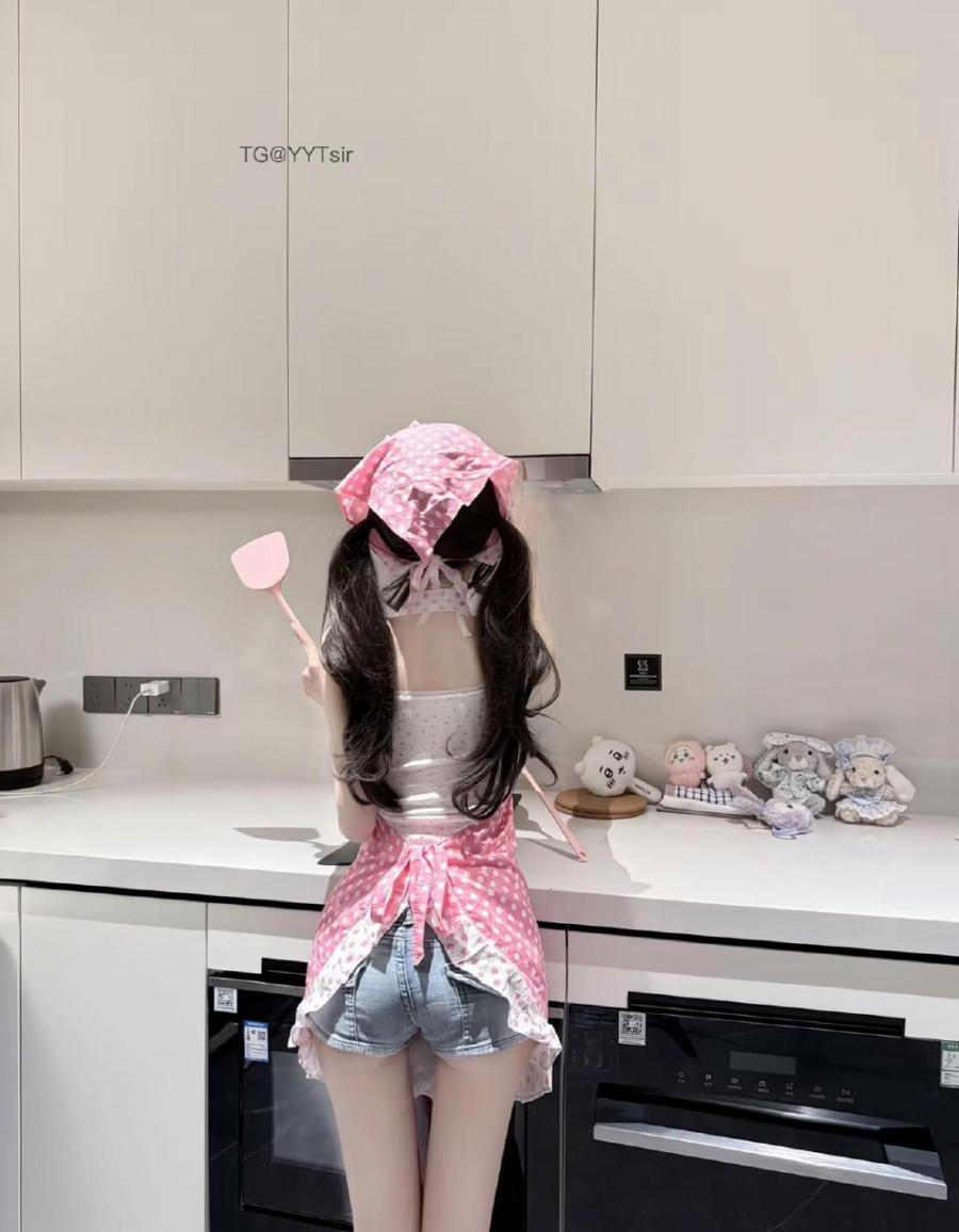 大馒头 2025-04-30 16:27:44 我们在厨房吃好不好🎀让你尝尝妹妹的味道 第2张