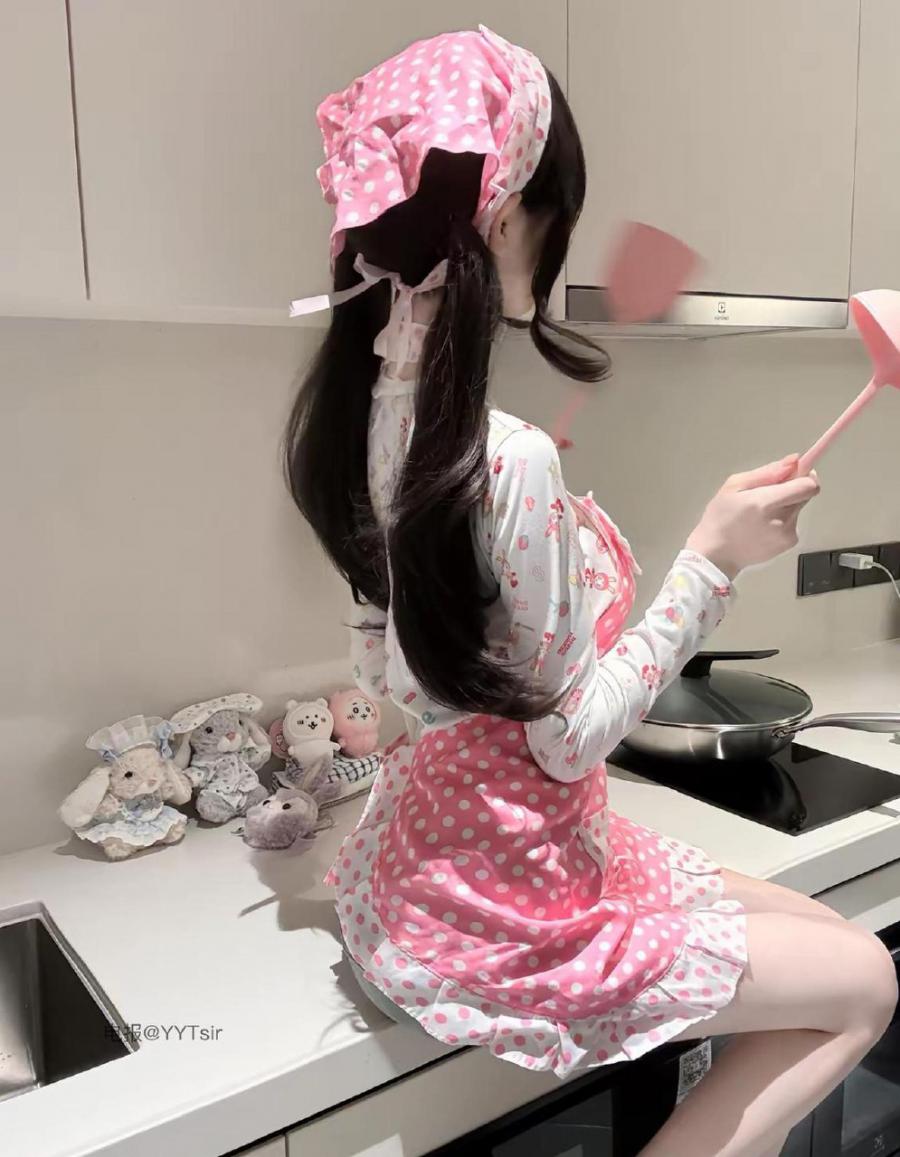 大馒头 2025-04-30 16:27:44 我们在厨房吃好不好🎀让你尝尝妹妹的味道 第4张