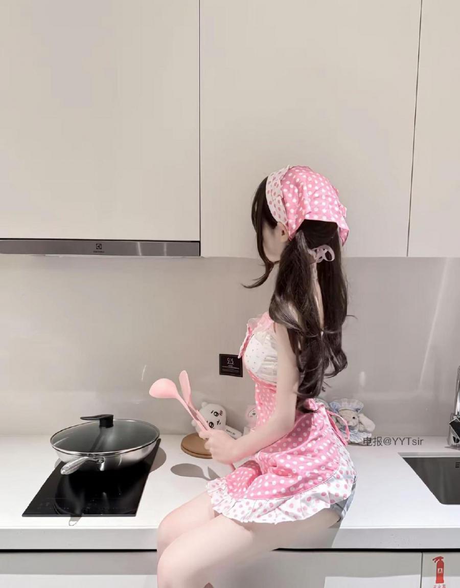 大馒头 2025-04-30 16:27:44 我们在厨房吃好不好🎀让你尝尝妹妹的味道 第5张