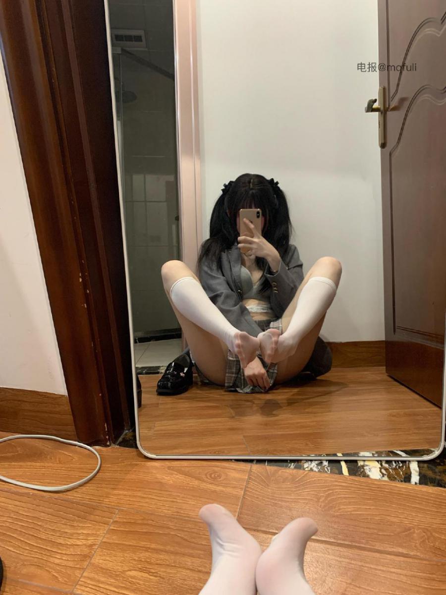 是只小甜宠 2025-04-30 16:45:21 jk小甜宠🥹又纯又欲的的宝贝 照片 第3张