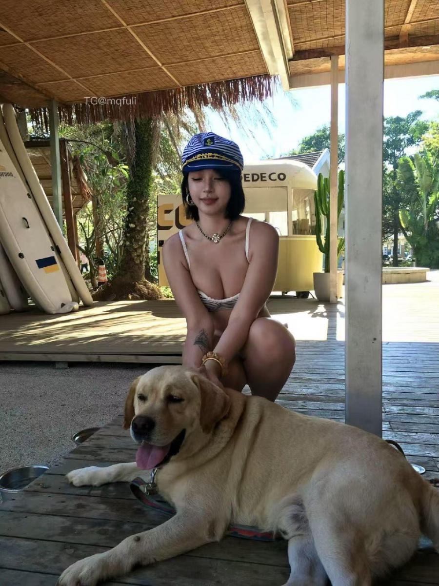 鹅鹅的秘密 2025-04-30 16:33:41 海边🏝️约会的vIog😝今日做你的阳光女孩 三点式👙蜜桃🍑 鹅鹅 鹅鹅的秘密的秘密 第6张