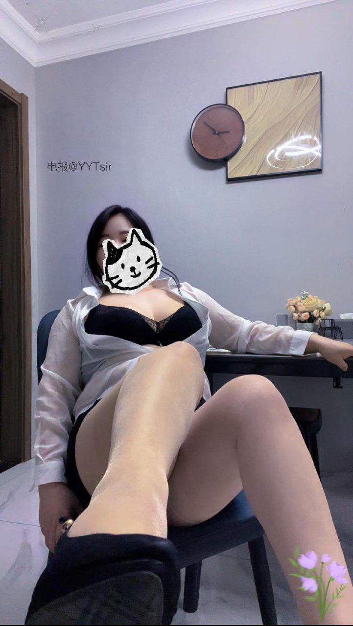 陈幼恩 2025-05-01 18:43:11 秘书长套装👙秘书的穿衣风格😶🌫️ 第1张