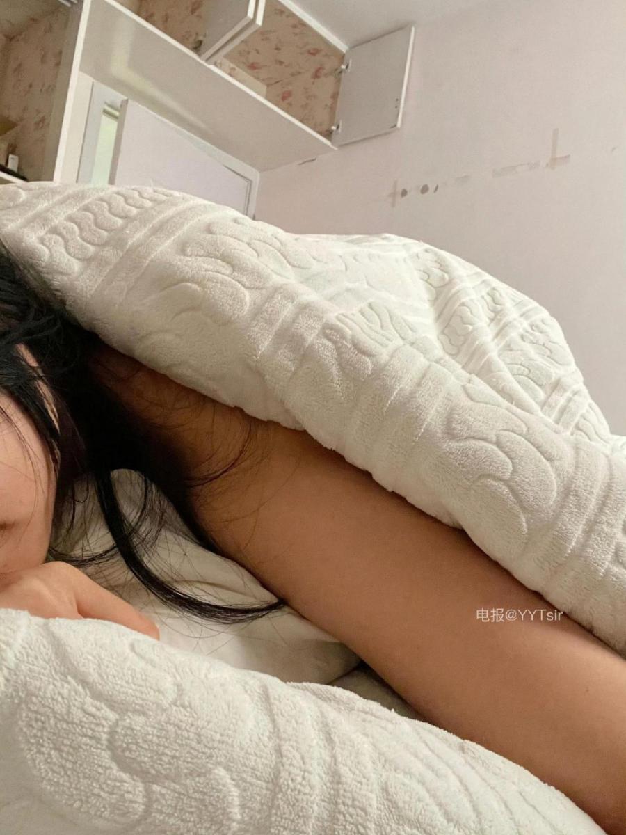 小狗k6k9 2025-05-03 15:06:25 狗宝想要躺着爸爸怀里被哄睡 第2张