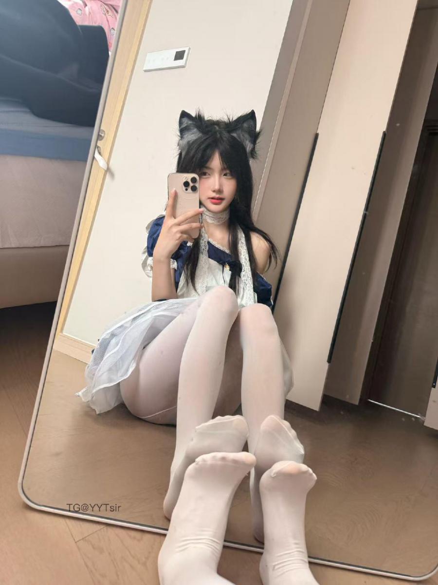 一只香 2025-05-08 16:39:17 乖乖女的私下神秘日常 连体情趣服饰👙图片⑧