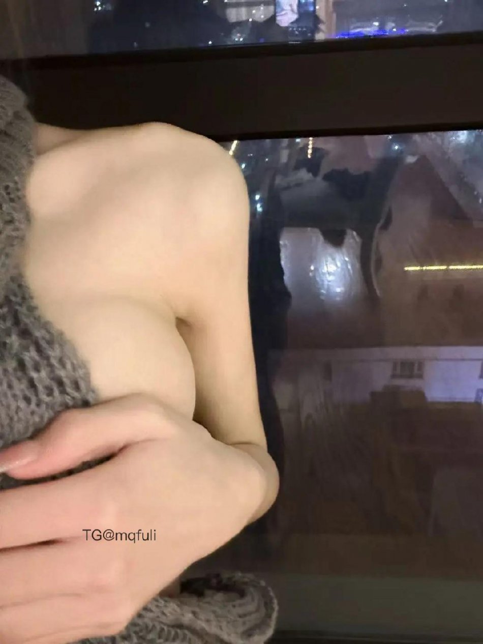 小柴不吃辣 2025-05-26 01:39:20 转头可以遇见你嘛❤️