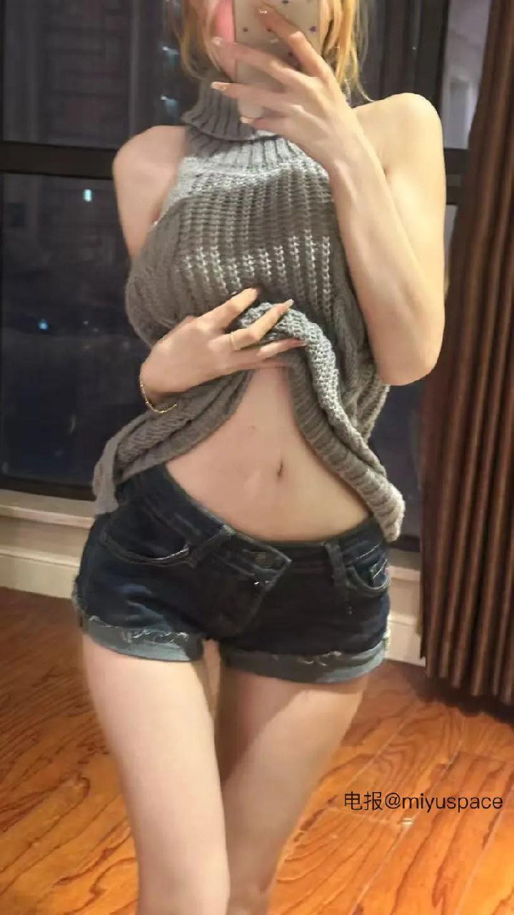 小柴不吃辣 2025-05-26 01:39:20 转头可以遇见你嘛❤️