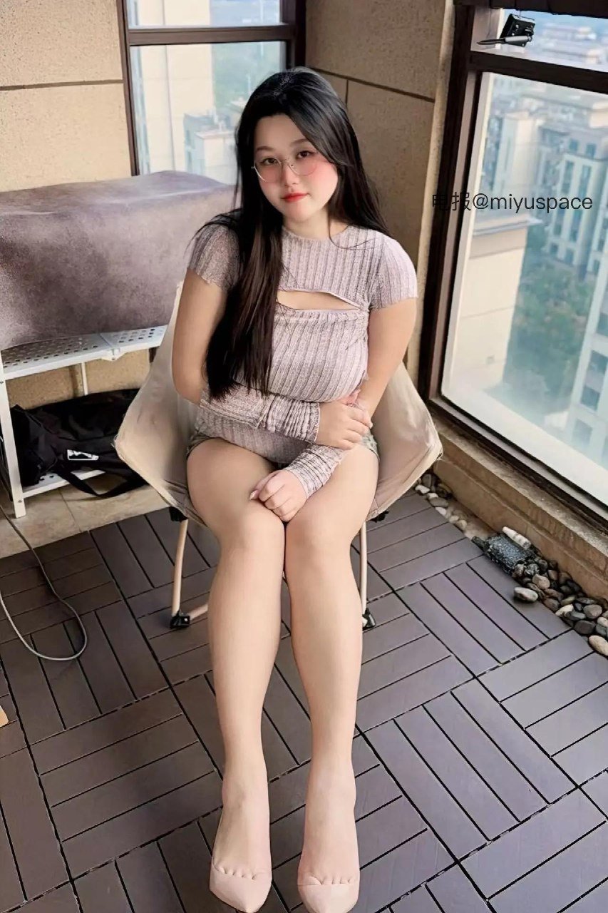 菠萝噗噗 2025-06-16 19:49:21 傻瓜脑袋是用来想我的哦