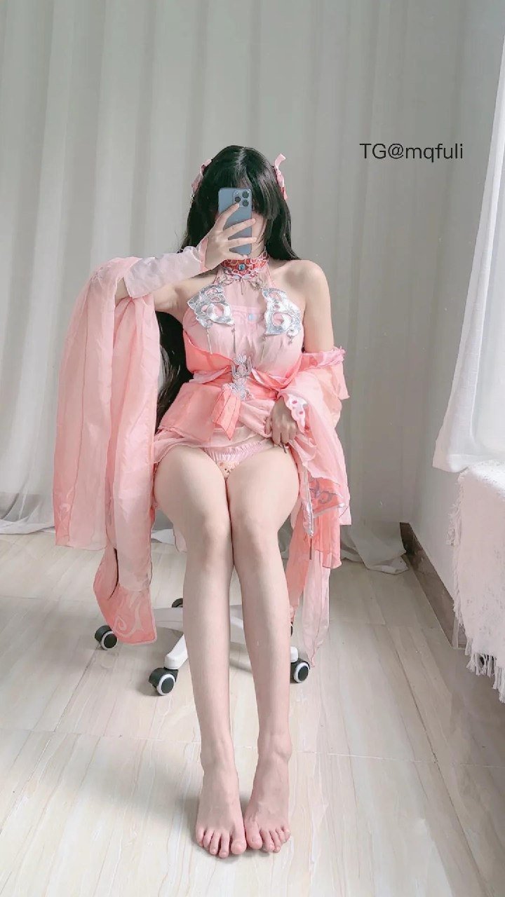 卿卿 2025-06-03 19:45:32 粉小裙裙~😍好看爱看