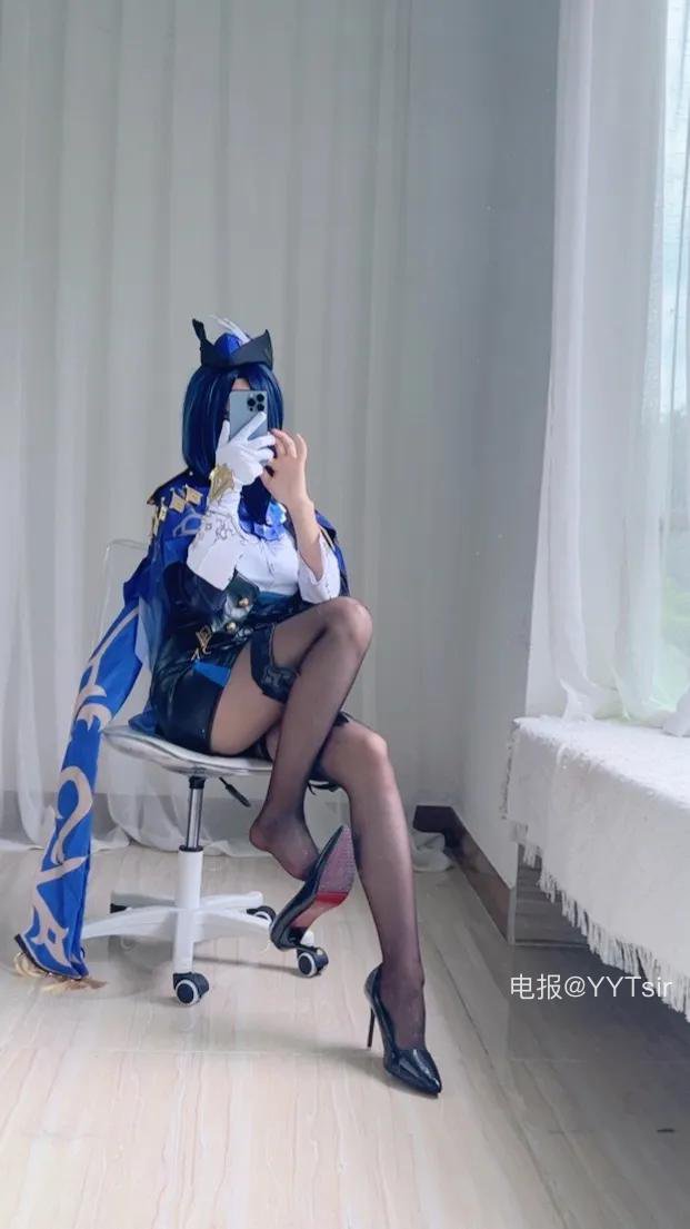 卿卿 2025-06-03 19:47:06 黑丝果然~……！