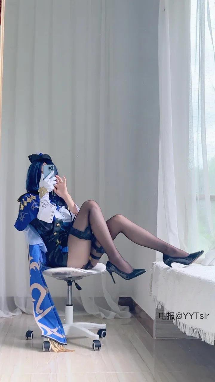 卿卿 2025-06-03 19:47:06 黑丝果然~……！