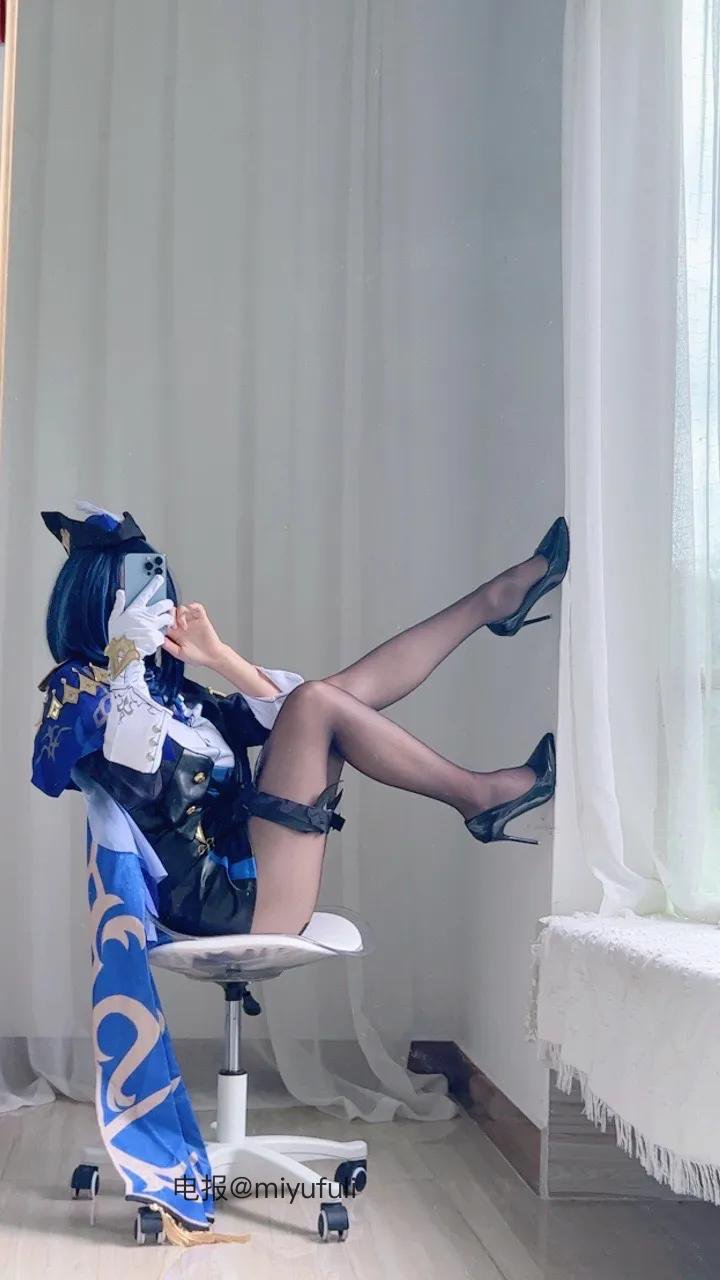 卿卿 2025-06-03 19:47:06 黑丝果然~……！