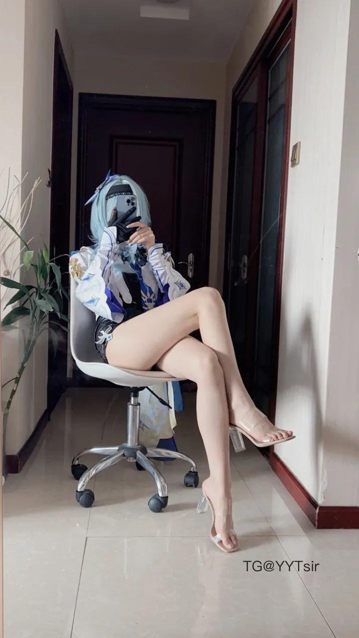 卿卿 2025-06-04 01:53:52 优菈腿腿~~