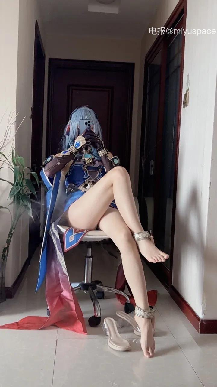 卿卿 2025-06-04 02:07:16 寒鸦