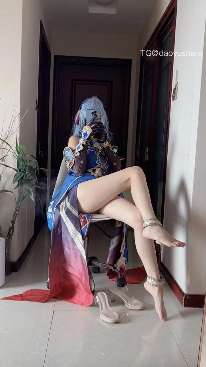 卿卿 2025-06-04 02:07:16 寒鸦