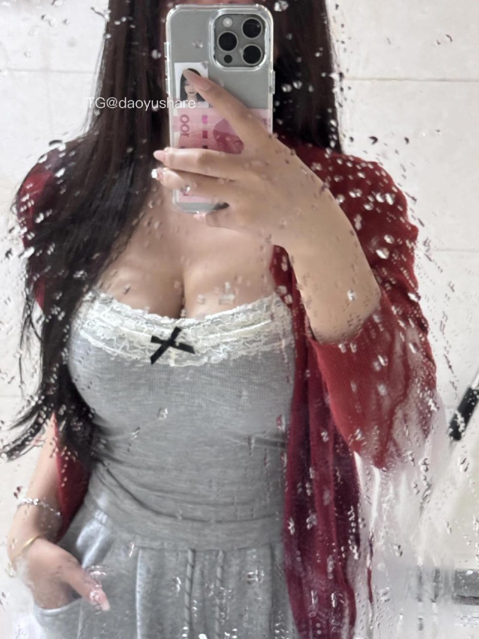 不爱吃水煮肉片 2025-06-27 22:27:55 长裙下的身材