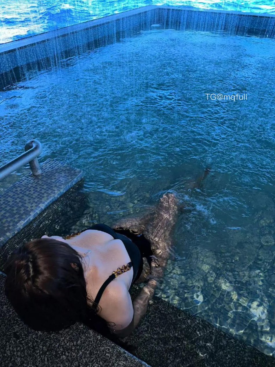 周扬青 2025-07-23 21:15:56 ❤️照片 第3张