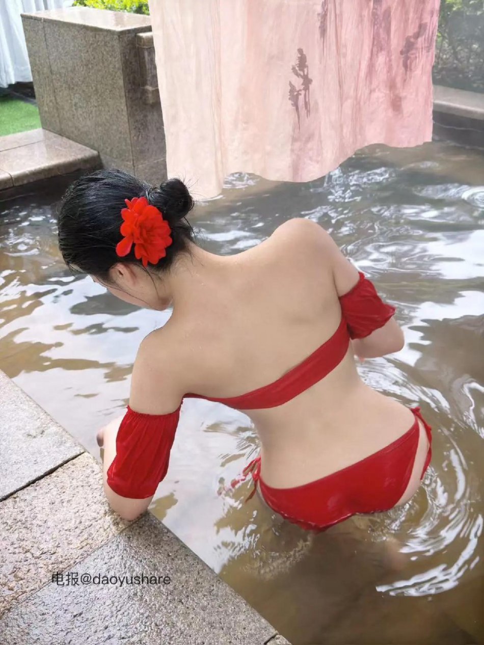 小梨饱饱 2025-07-16 12:13:33 今日份红色温泉套餐♨️已经就位