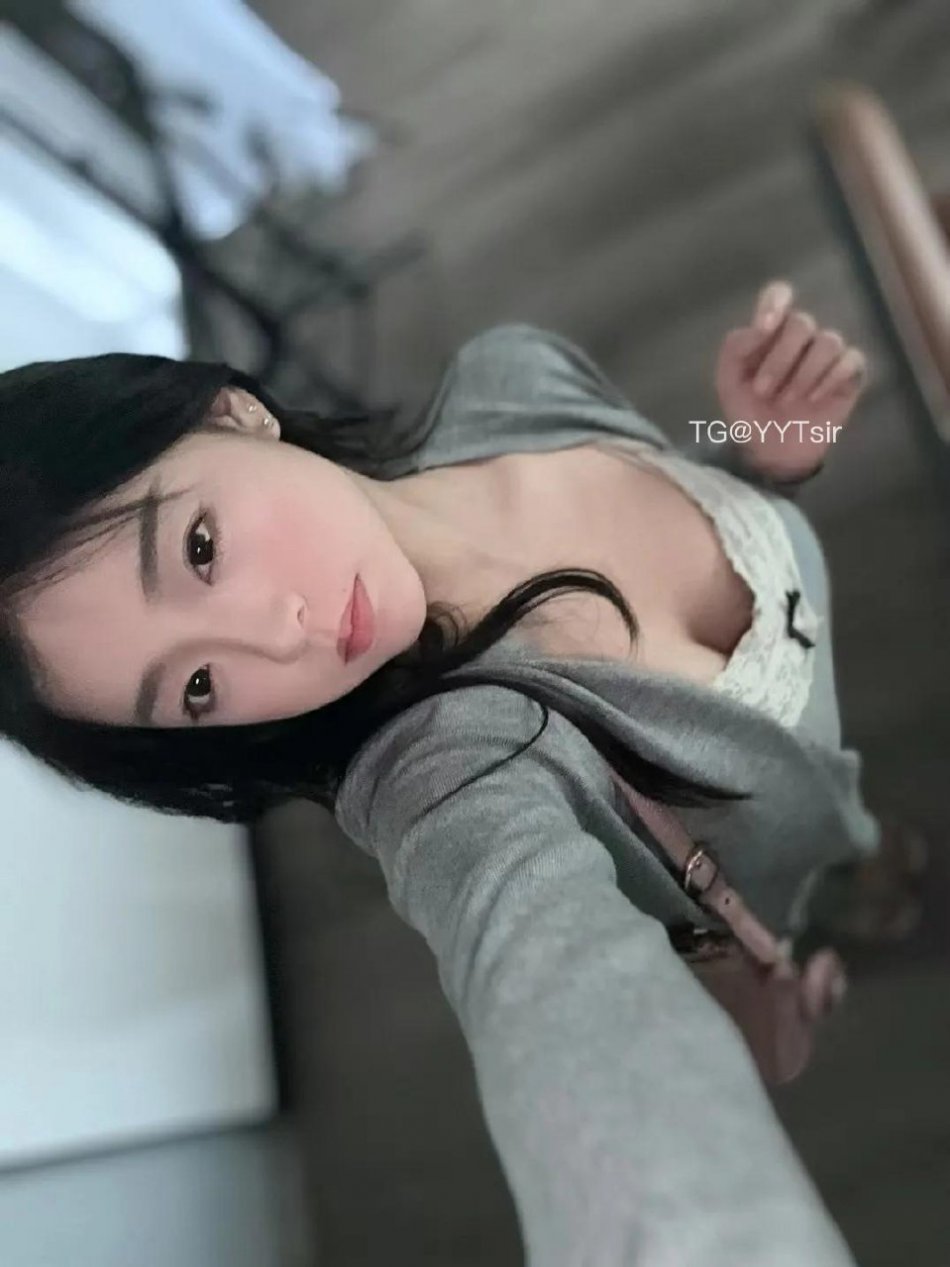 小梨饱饱 2025-07-20 21:13:02 阳光明媚，流水清遂