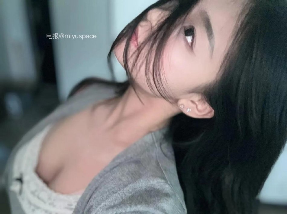 小梨饱饱 2025-07-20 21:13:02 阳光明媚，流水清遂