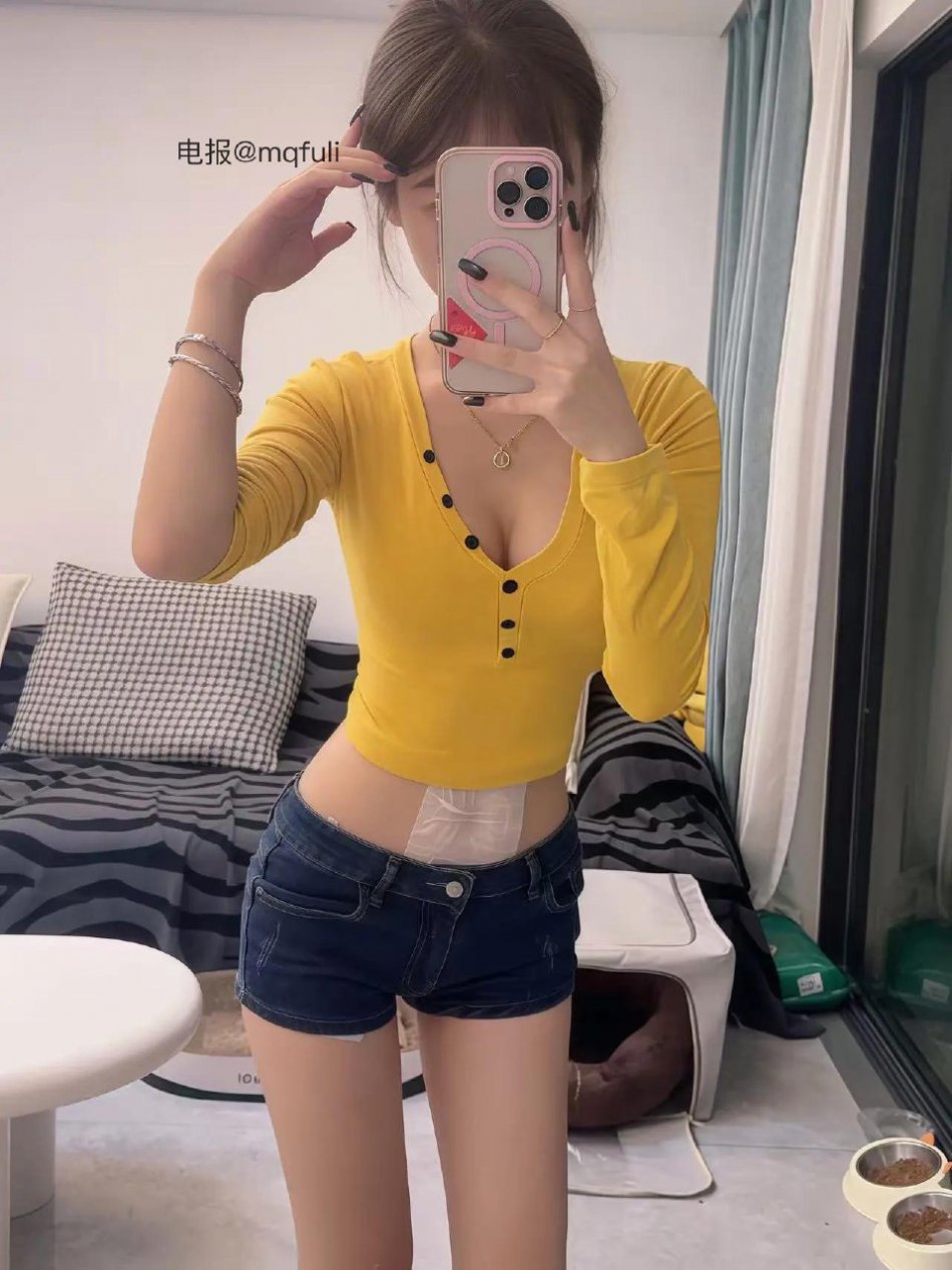兰辣辣. 2025-07-14 16:43:39 能不能进你怀里躲一躲