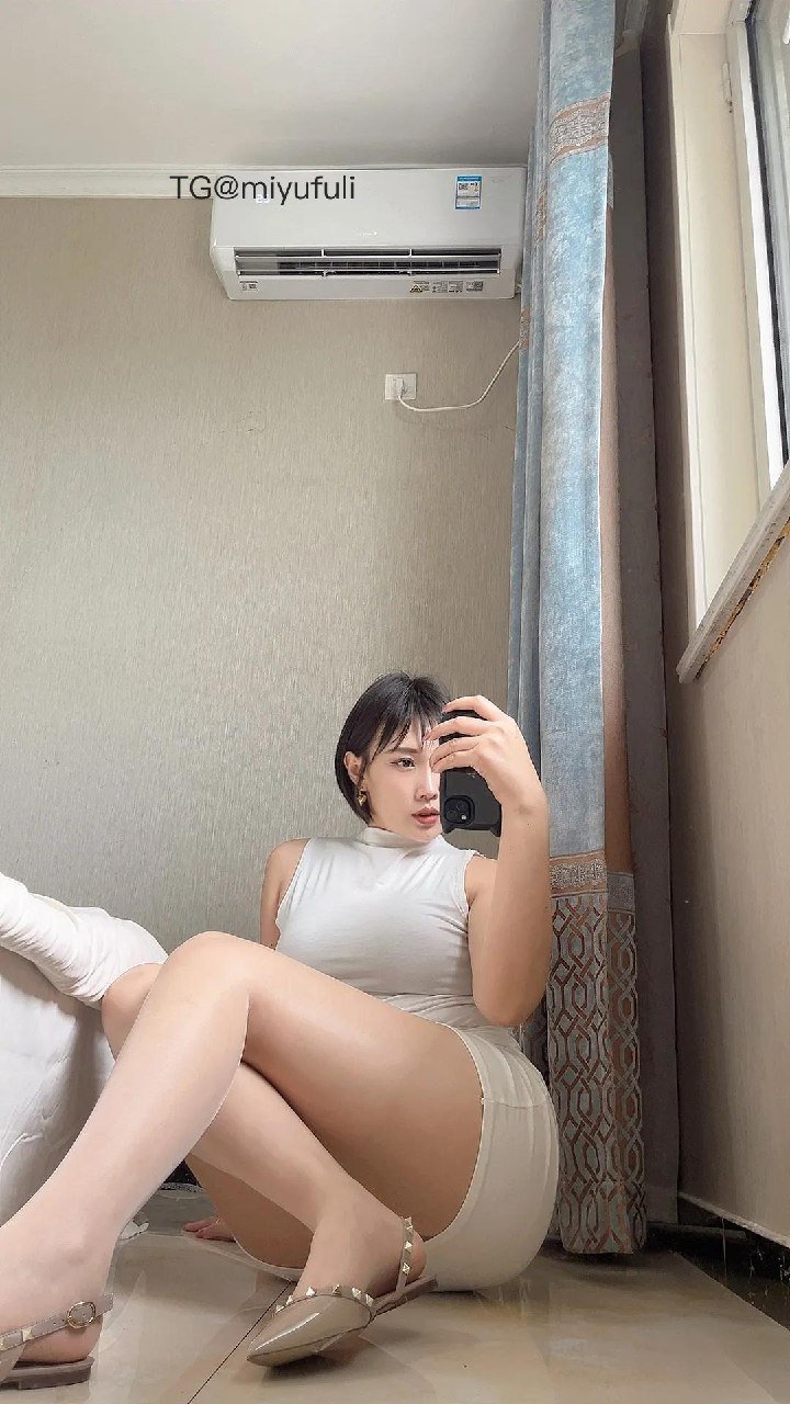 iii_(进岛看👀) 2025-07-08 11:59:49 网袜穿搭
